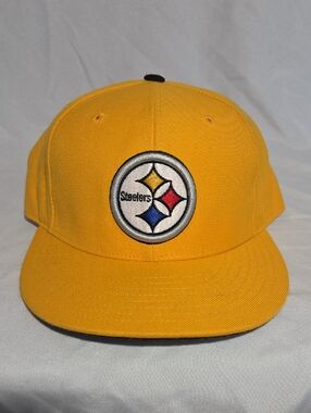 Mitchell & Ness Yellow Interior Logo Snapback Cap